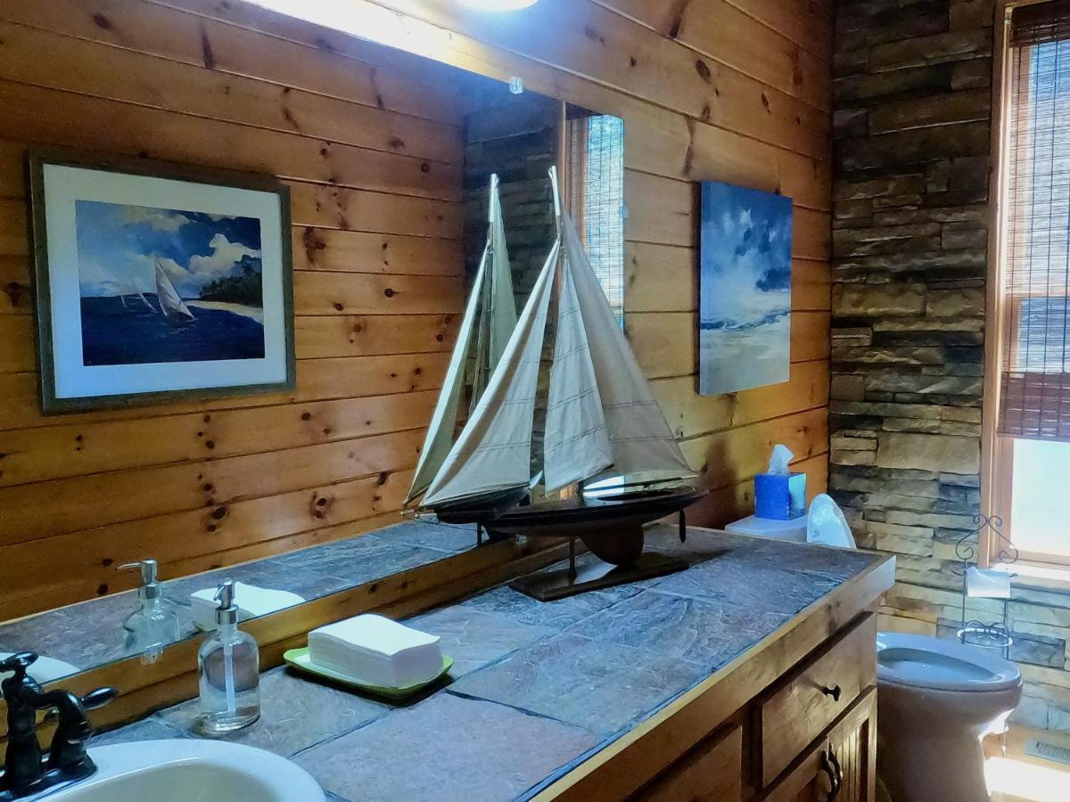 River Wellness Lodge Kingston Bagian luar foto